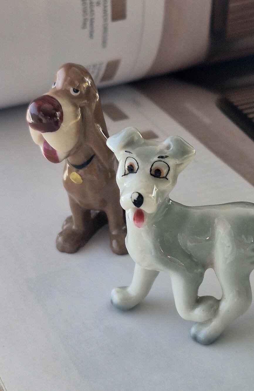Wade Engalnd Ceramic Dog Figurine - White and Brown Decorative Pets Dog Statue